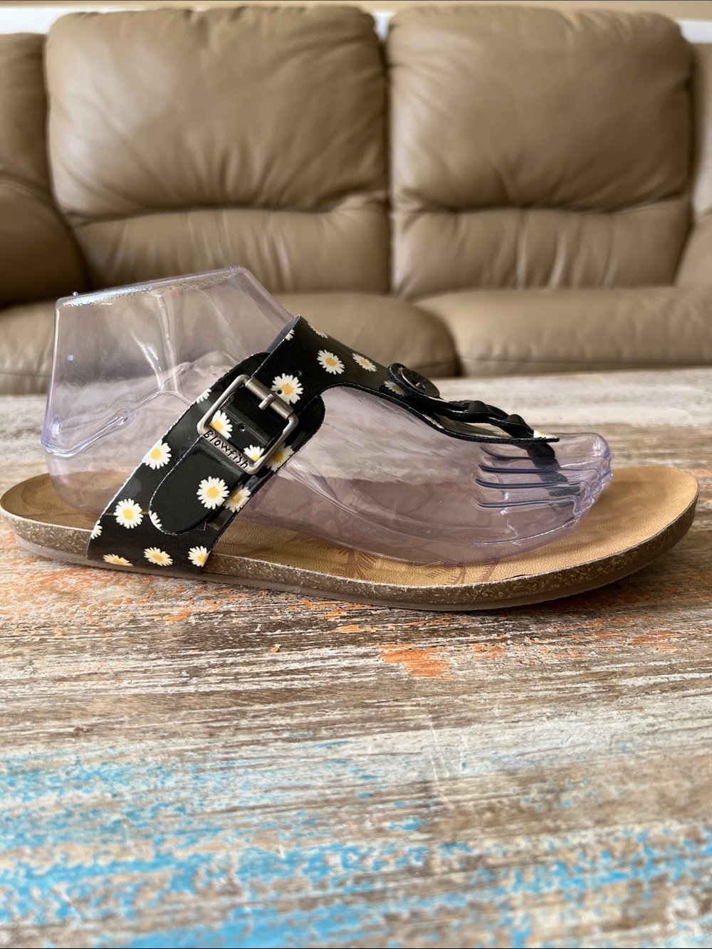 Blowfish Malibu Daisy Print Black Thong Sandals